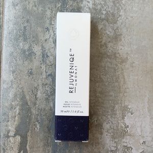 Monat Rujeveniqe Intensive Oil NWT